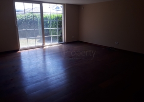 Четырехэтажная вилла планировкой 5+2 в озеленнённом пригороде