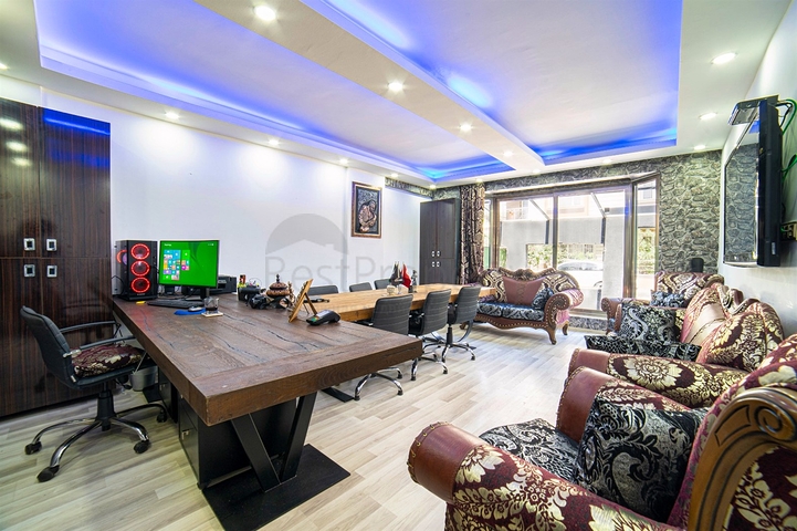 На продажу выставлено здание в микрорайоне  Чаглаян - Анталия 