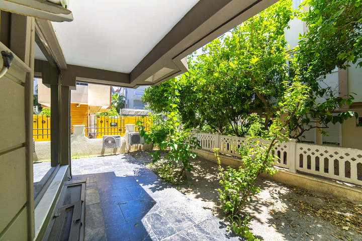 На продажу выставлено здание в микрорайоне  Чаглаян - Анталия 