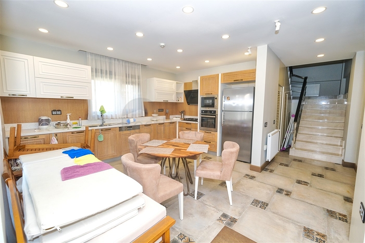 Уютная вилла планировки 4+1 в районе Кемер - Анталия 