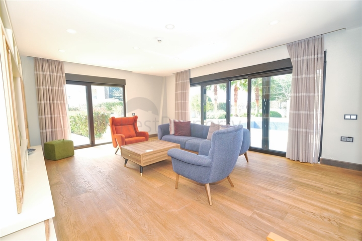 Уютная вилла планировки 4+1 в районе Кемер - Анталия 