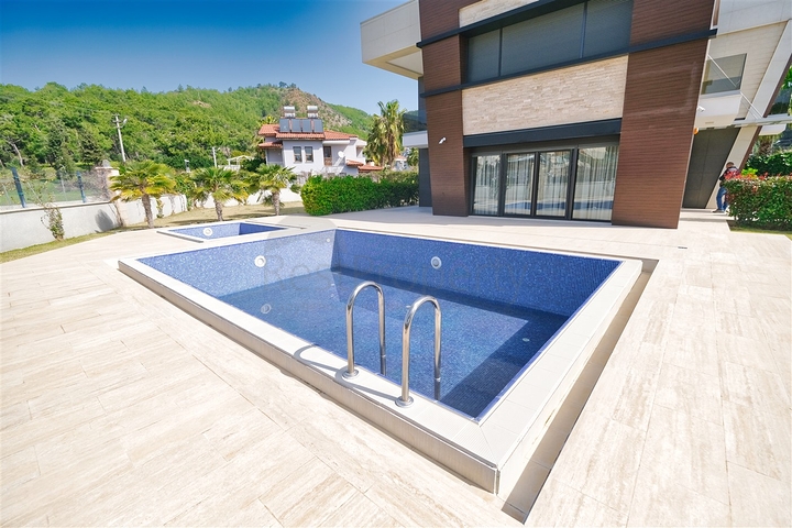 Уютная вилла планировки 4+1 в районе Кемер - Анталия 