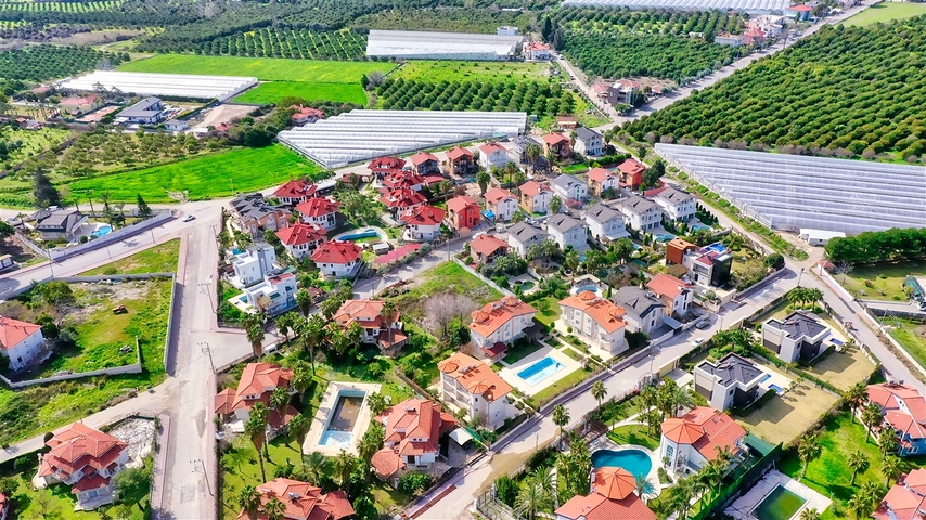 Уютная вилла планировки 4+1 в районе Кемер - Анталия 