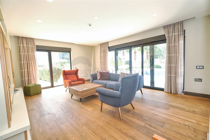 Уютная вилла планировки 4+1 в районе Кемер - Анталия 