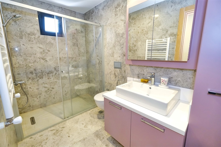 Уютная вилла планировки 4+1 в районе Кемер - Анталия 