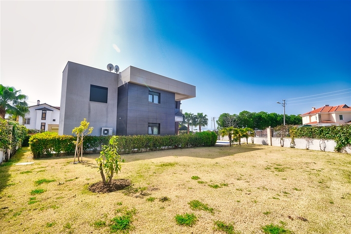 Уютная вилла планировки 4+1 в районе Кемер - Анталия 