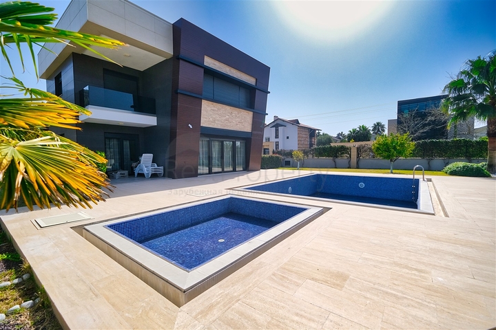 Уютная вилла планировки 4+1 в районе Кемер - Анталия 