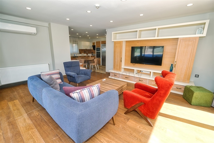 Уютная вилла планировки 4+1 в районе Кемер - Анталия 