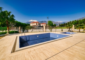 Уютная вилла планировки 4+1 в районе Кемер - Анталия 