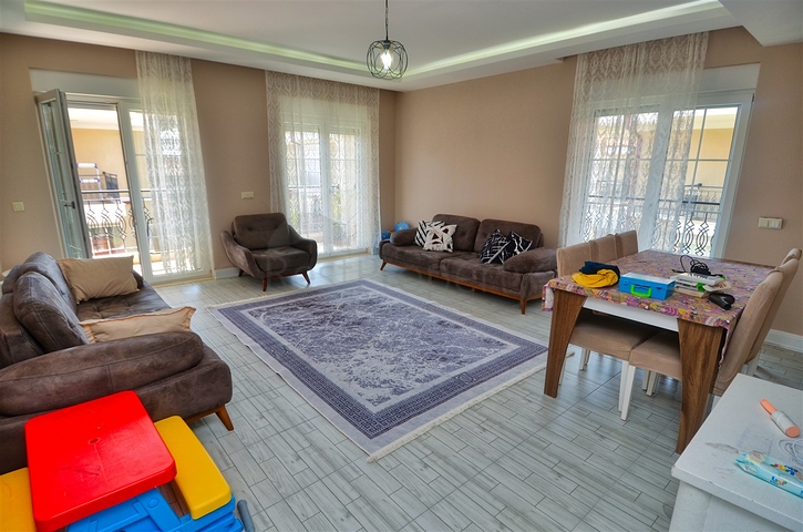 Квартира планировки 5+2 в районе Дошемеалты - Анталия 