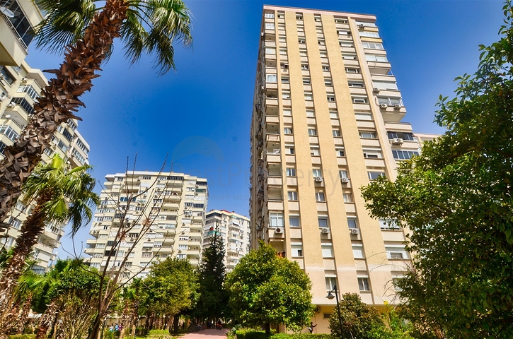 Квартира планировки 3+1 в микрорайоне Мельтем - Анталия 