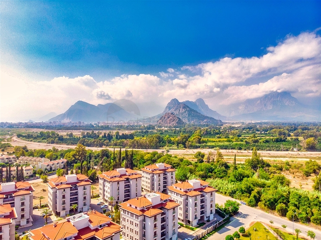 Квартира планировки 4+1 в микрорайоне Улуч - Анталия 