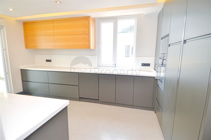 Квартира планировки 4+1 в микрорайоне Улуч - Анталия 