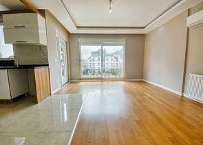 Квартира с придомовым бассейном планировки 2+1 в микрорайоне Хурма - Анталия 