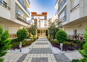 Квартира с придомовым бассейном планировки 2+1 в микрорайоне Хурма - Анталия 