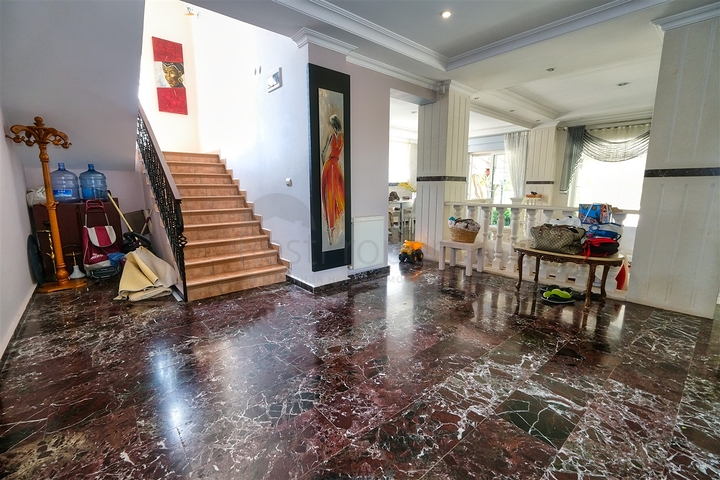 Вилла планировки 4+2 в районе Кемер - Анталия 