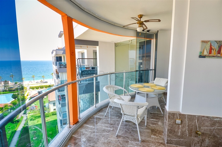 Квартира планировки 4+2 на первой береговой линии микрорайона Лиман - Анталия