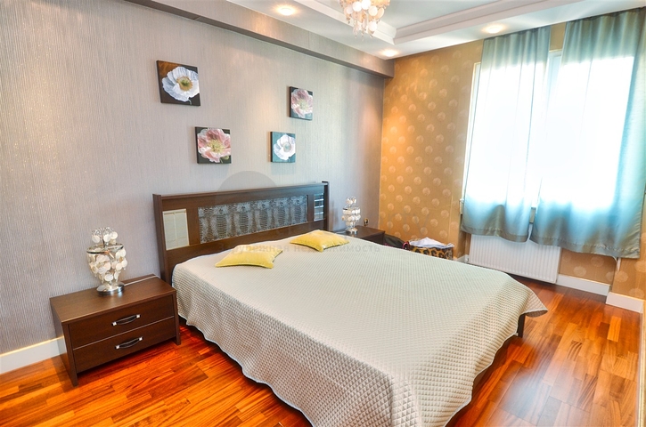 Квартира планировки 4+2 на первой береговой линии микрорайона Лиман - Анталия