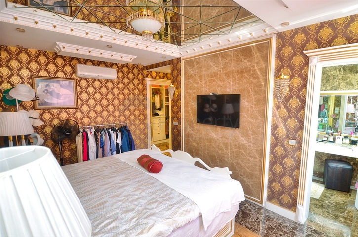 Квартира планировки 4+2 на первой береговой линии микрорайона Лиман - Анталия