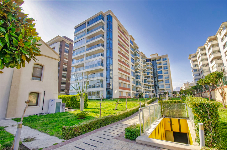 Квартира планировки 4+2 на первой береговой линии микрорайона Лиман - Анталия