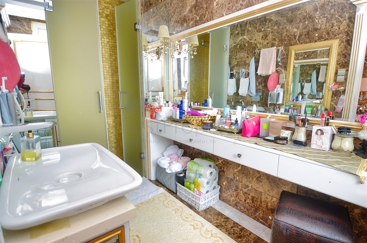 Квартира планировки 4+2 на первой береговой линии микрорайона Лиман - Анталия