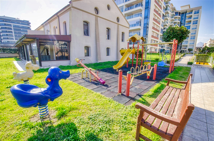 Квартира планировки 4+2 на первой береговой линии микрорайона Лиман - Анталия