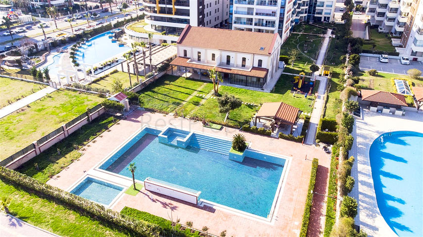 Квартира планировки 4+2 на первой береговой линии микрорайона Лиман - Анталия