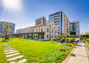 Квартира планировки 4+2 на первой береговой линии микрорайона Лиман - Анталия