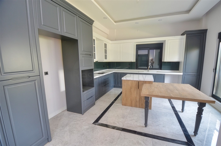 Вилла планировки 5+1 в районе Дёшемеалты - Анталия 