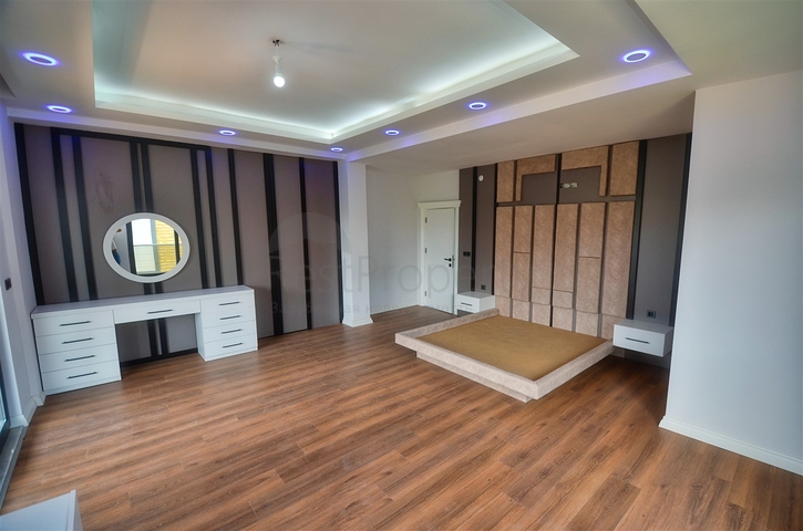 Вилла планировки 5+1 в районе Дёшемеалты - Анталия 