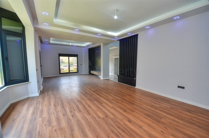 Вилла планировки 5+1 в районе Дёшемеалты - Анталия 