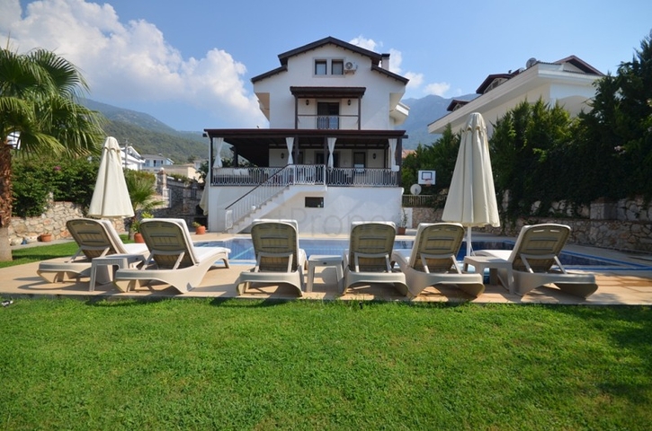 Мебелированная вилла планировки 4+1 в районе Фетхие 