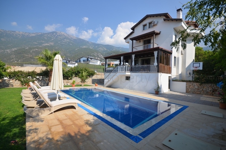 Мебелированная вилла планировки 4+1 в районе Фетхие 