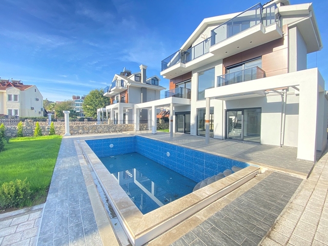 Вилла планировки 4+1 в районе Фетхие 