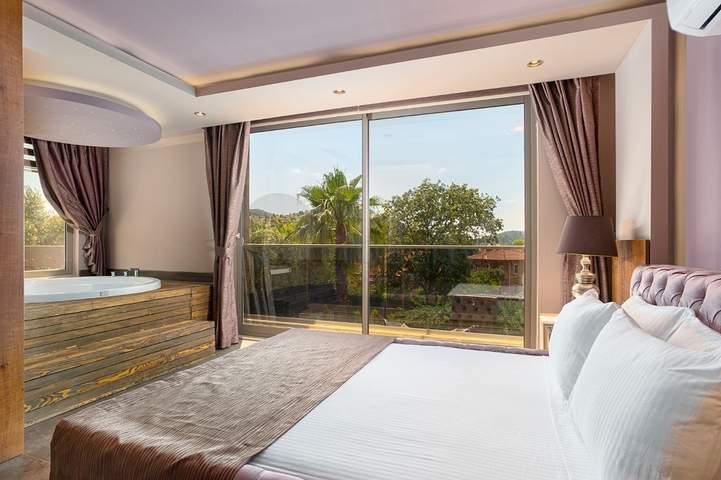 Вилла с детским бассейном планировкой 3+1 в районе Фетхие 