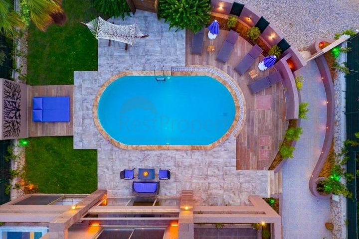 Вилла с детским бассейном планировкой 3+1 в районе Фетхие 