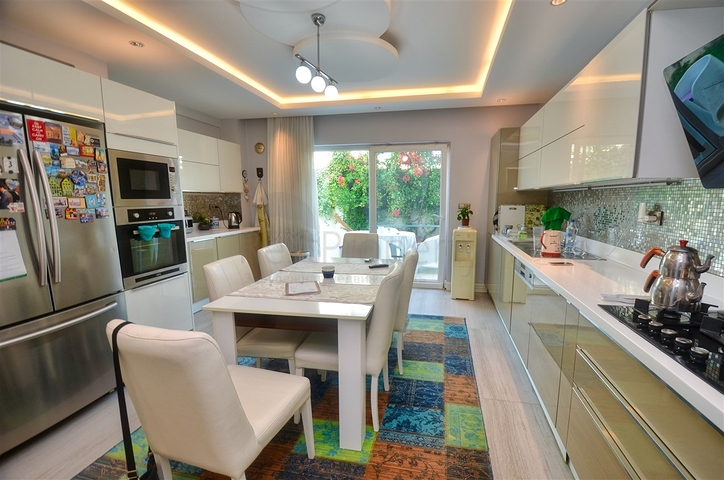 Квартира планировки 4+1 в микрорайоне Унджалы - Анталия 