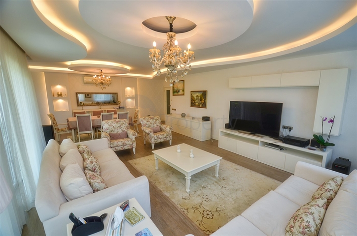 Квартира планировки 4+1 в микрорайоне Унджалы - Анталия 