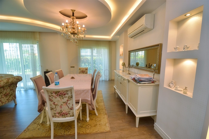 Квартира планировки 4+1 в микрорайоне Унджалы - Анталия 