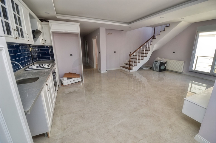 Квартиры планировки 4+1 в центре города Анталия 