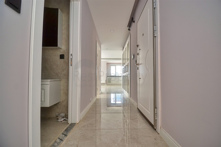 Квартиры планировки 4+1 в центре города Анталия 