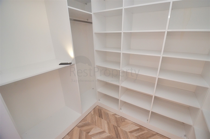 Квартиры планировки 4+1 в центре города Анталия 