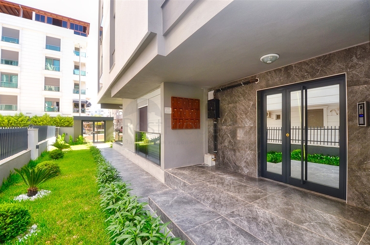 Квартиры планировки 4+1 в центре города Анталия 