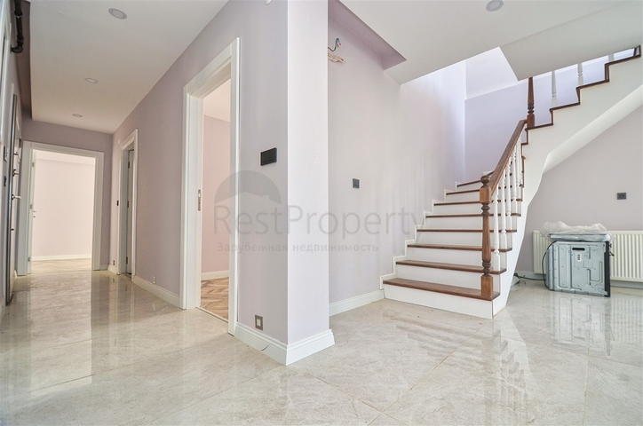 Квартиры планировки 4+1 в центре города Анталия 