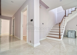 Квартиры планировки 4+1 в центре города Анталия 