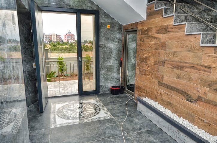 Здание, имеющее 4 квартиры в районе Дошемеалты - Анталия 