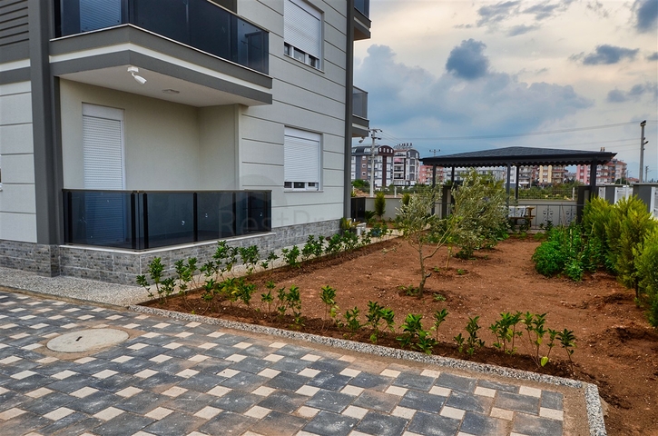 Здание, имеющее 4 квартиры в районе Дошемеалты - Анталия 