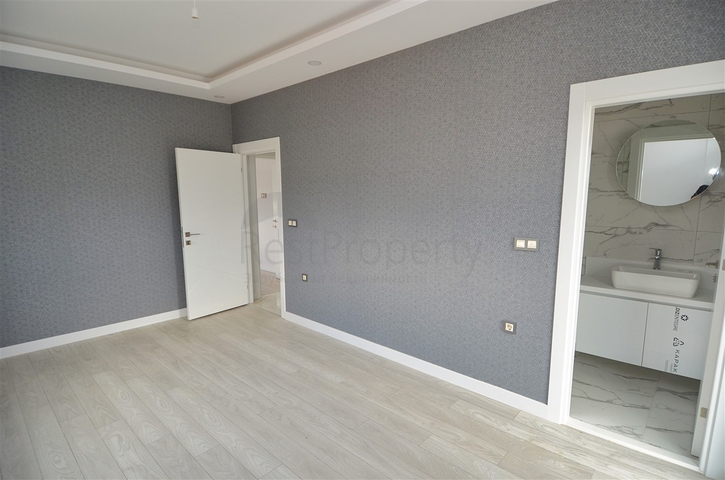 Здание, имеющее 4 квартиры в районе Дошемеалты - Анталия 