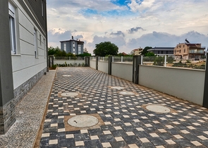 Здание, имеющее 4 квартиры в районе Дошемеалты - Анталия 