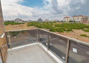 Здание, имеющее 4 квартиры в районе Дошемеалты - Анталия 